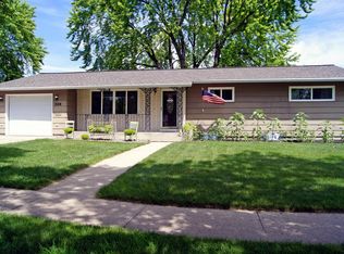538 Maple Ln, Moorhead, MN 56560