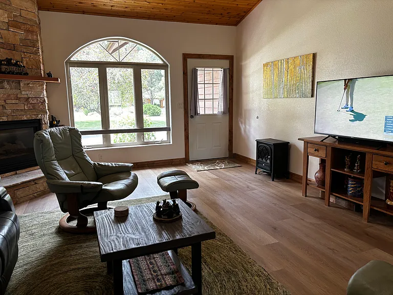 1135 Park Ave — Photo 4