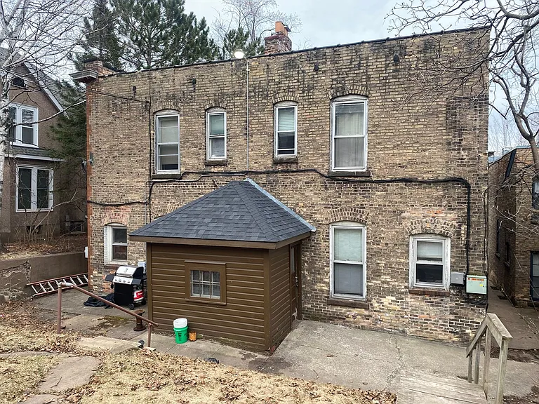 1511-1513 E 2nd St — Photo 15