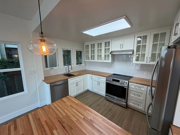 3 Bed 2 Bath Apartment, New Construction In Cleveland Heights (With Garage) — Photo 8