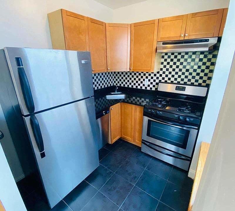 1st image of 110 Smith St #3A
