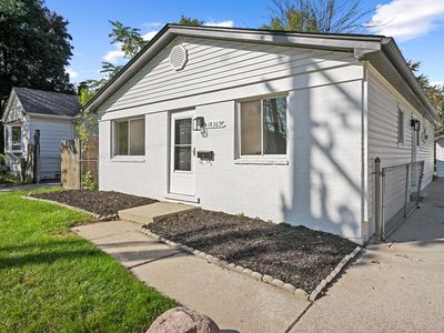 18369 Hazelwood St, Roseville, MI, 48066