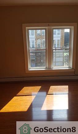 4th image of 305 S Orange Ave
