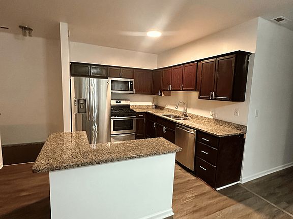 2nd image of 119 N Mayfield Ave #2