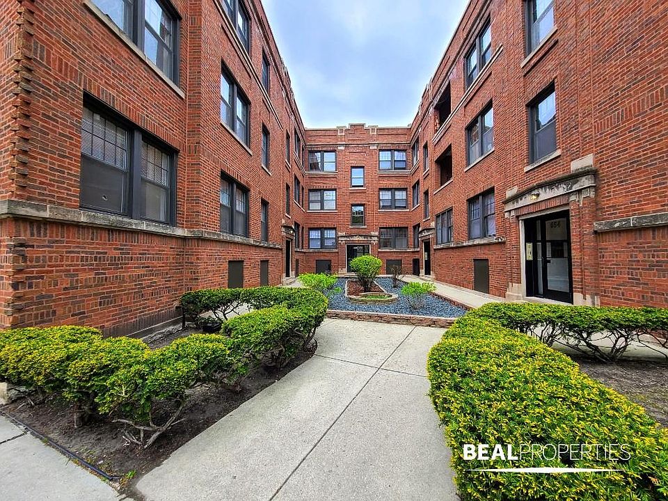 1st image of 660 W Cornelia Ave #15