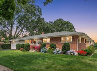 420 Berkshire Ln, Des Plaines, IL 60016