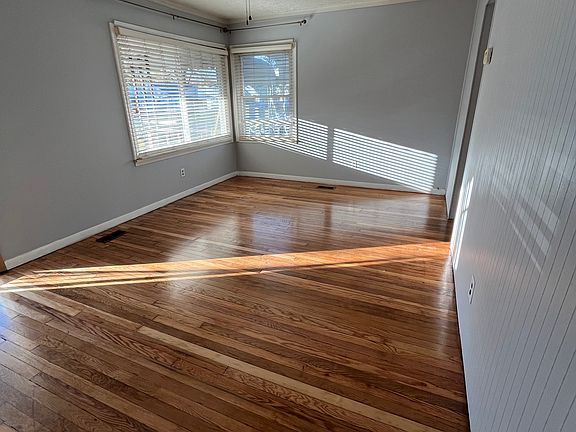 4th image of 24454 Stewart Ave