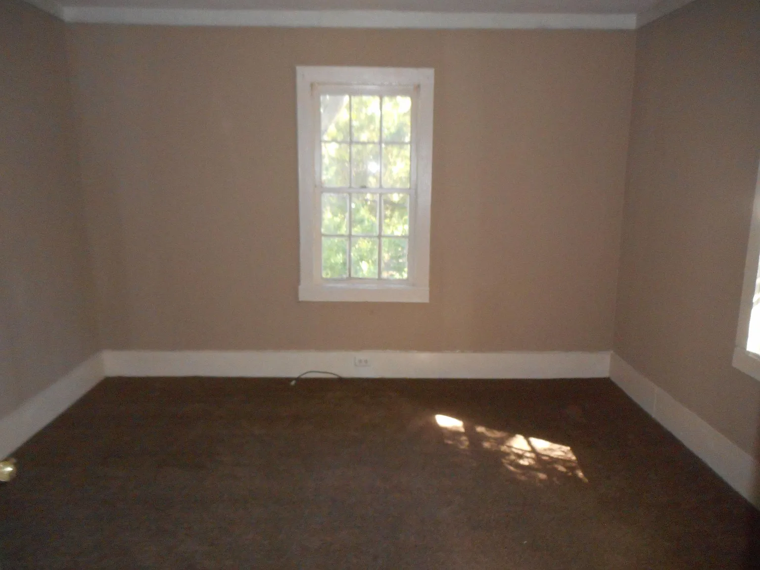 3 bed, 1200 sqft, $1,100 — Photo 3