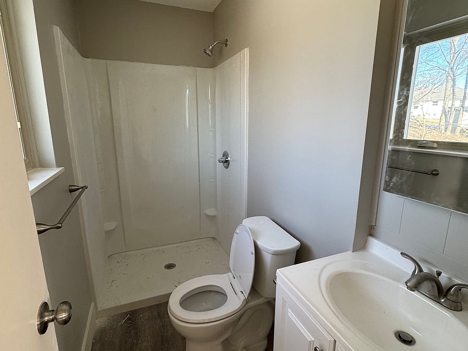 1st image of 701 NW Stratford Pl