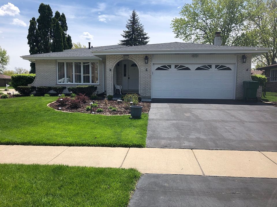 1st image of 8935 W 140th St
