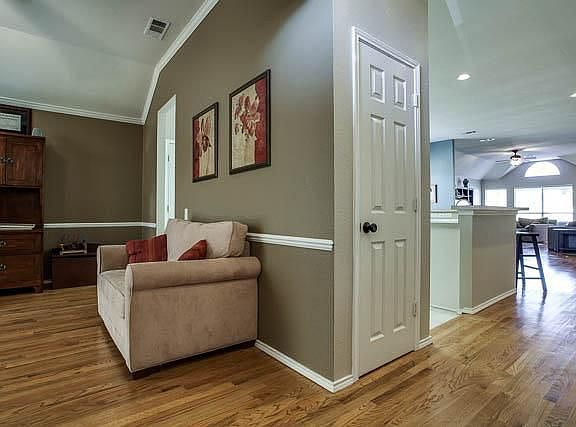 2nd image of 2321 Tralee Cir