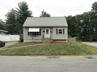 16 Manning Dr, Lowell, MA 01851