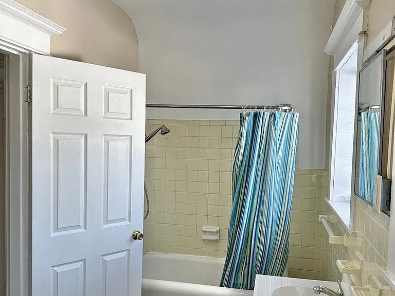 205 Scammel St — Photo 10