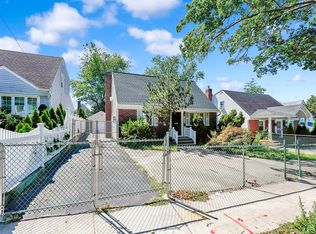 240-12 128th Ave #1FAM, Rosedale, NY 11422