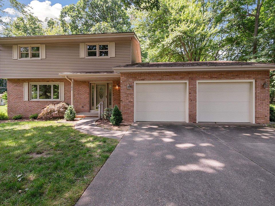 1st image of 90 S Seeley Dr