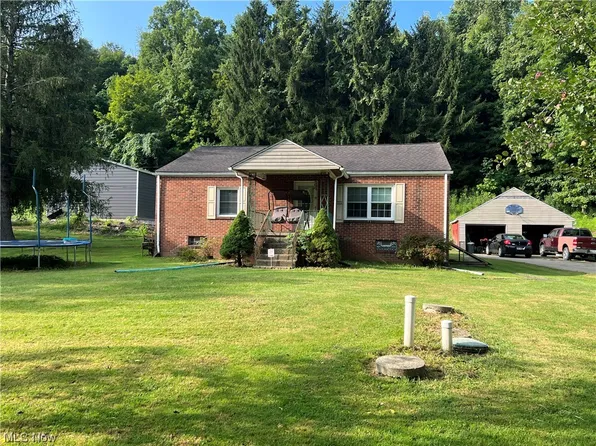 56830 Willowbrook Rd, Martins Ferry, OH 43935