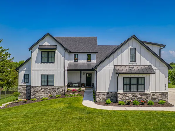 8201 Alexander St, Schererville, IN 46375