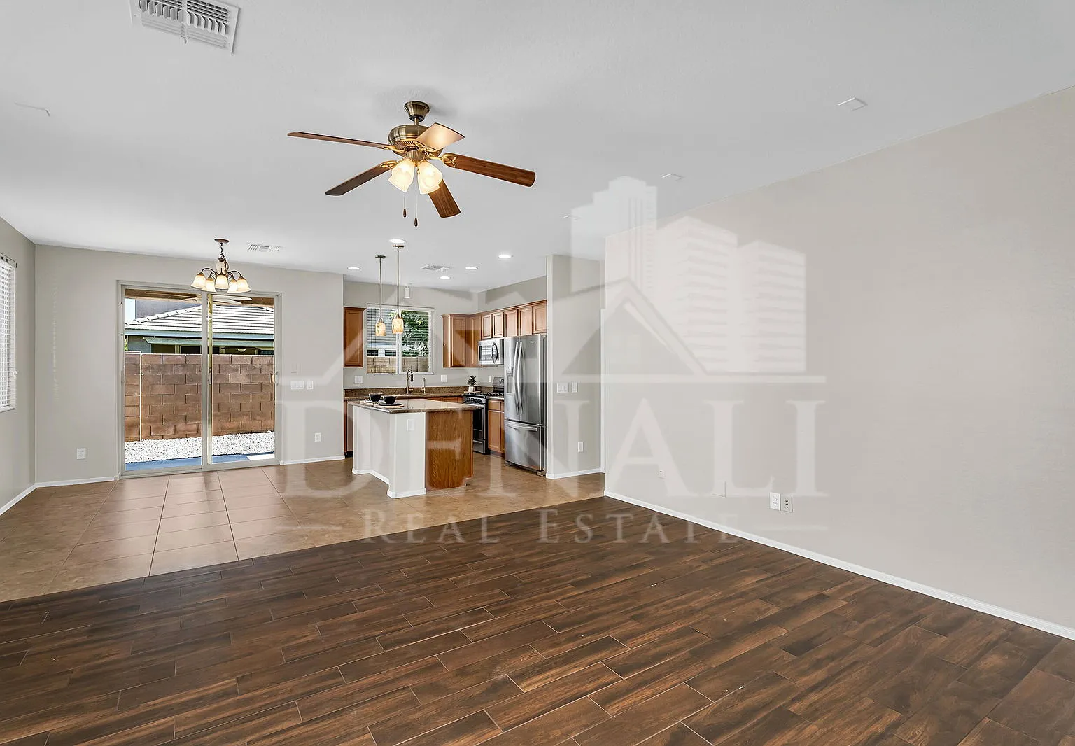 4 bed, 2.0 bath, 1561 sqft, $2,195 — Photo 4