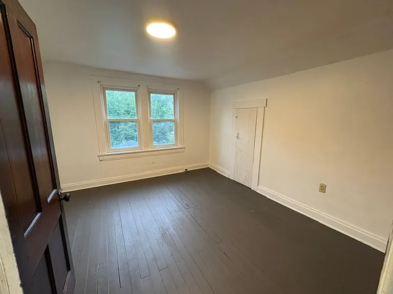 586 Madison Ave — Photo 10