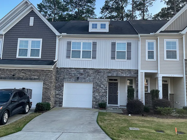 1403 Southpoint Trl — Photo 1