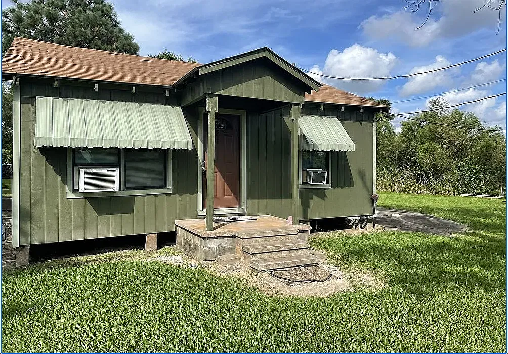 2 bed, 936 sqft, $1,200 — Photo 2