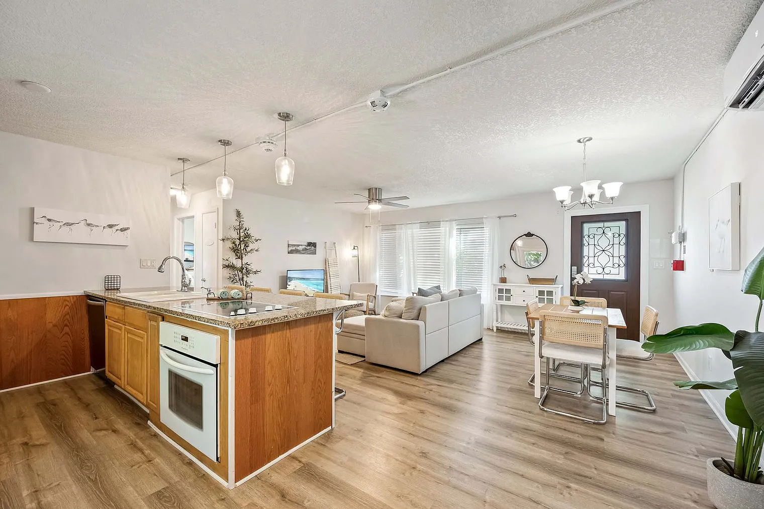 2 bed, 1.0 bath, $2,795 — Photo 3