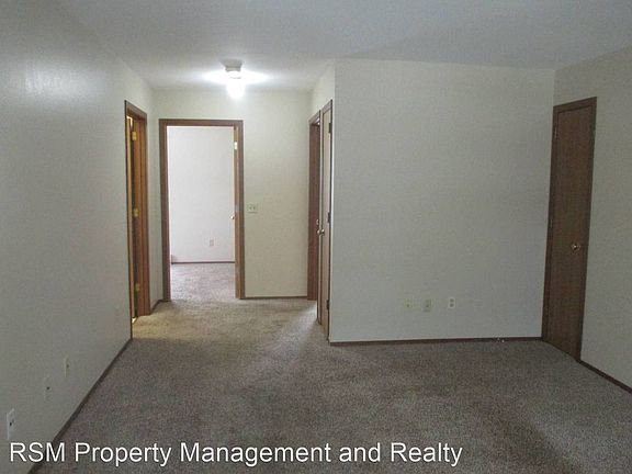 4th image of 443 Sheridan Dr #3