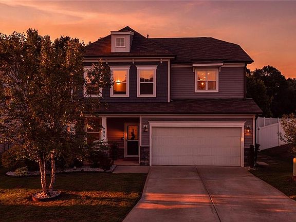 5th image of 404 Mockingbird Ln
