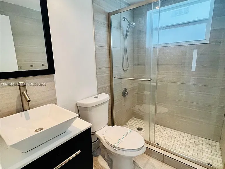 1120 Euclid Ave #7 — Photo 9