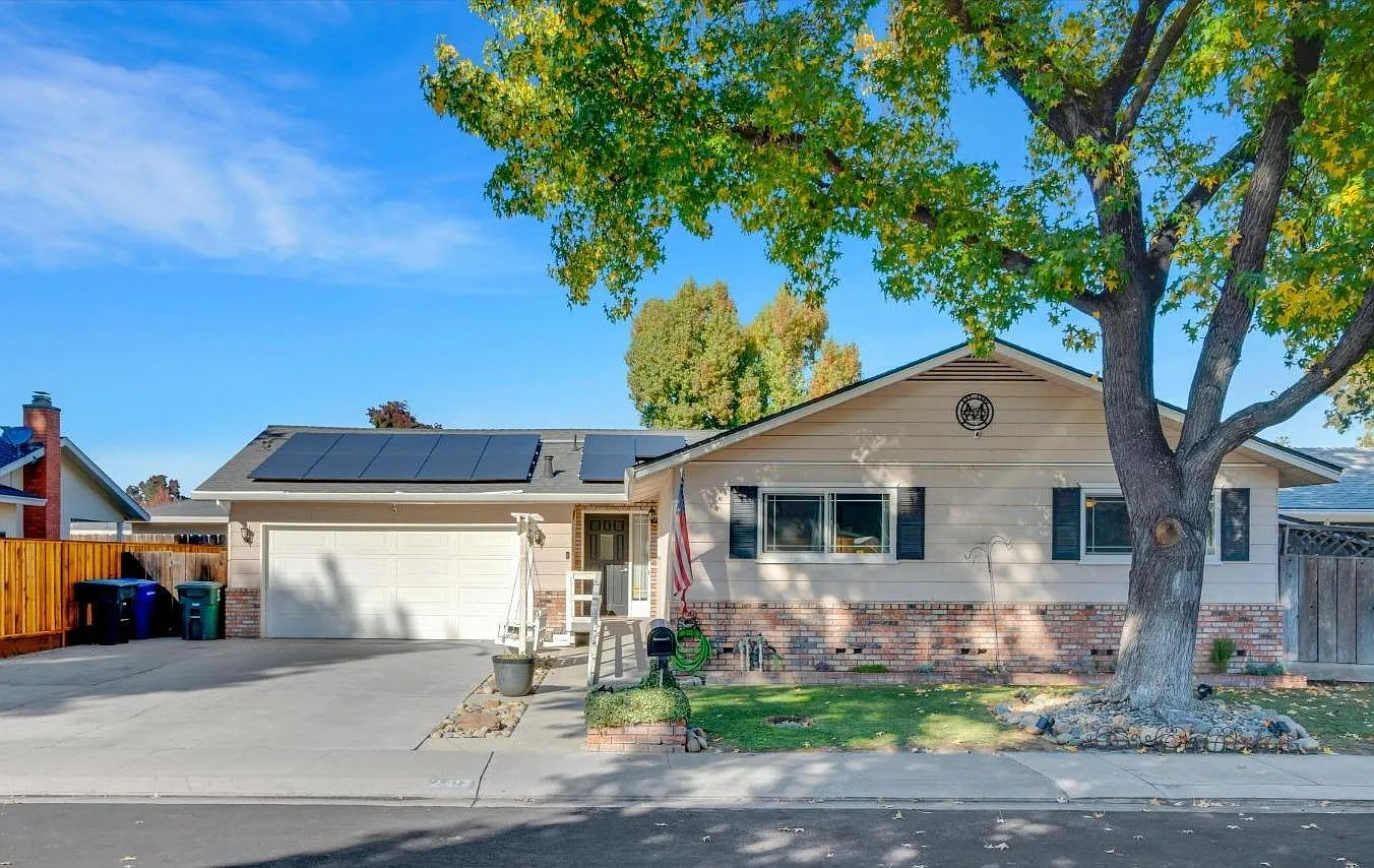 2417 Tallent Dr photo 1