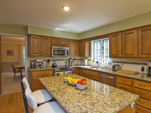 3rd image of 7730 Whitburn Dr SE