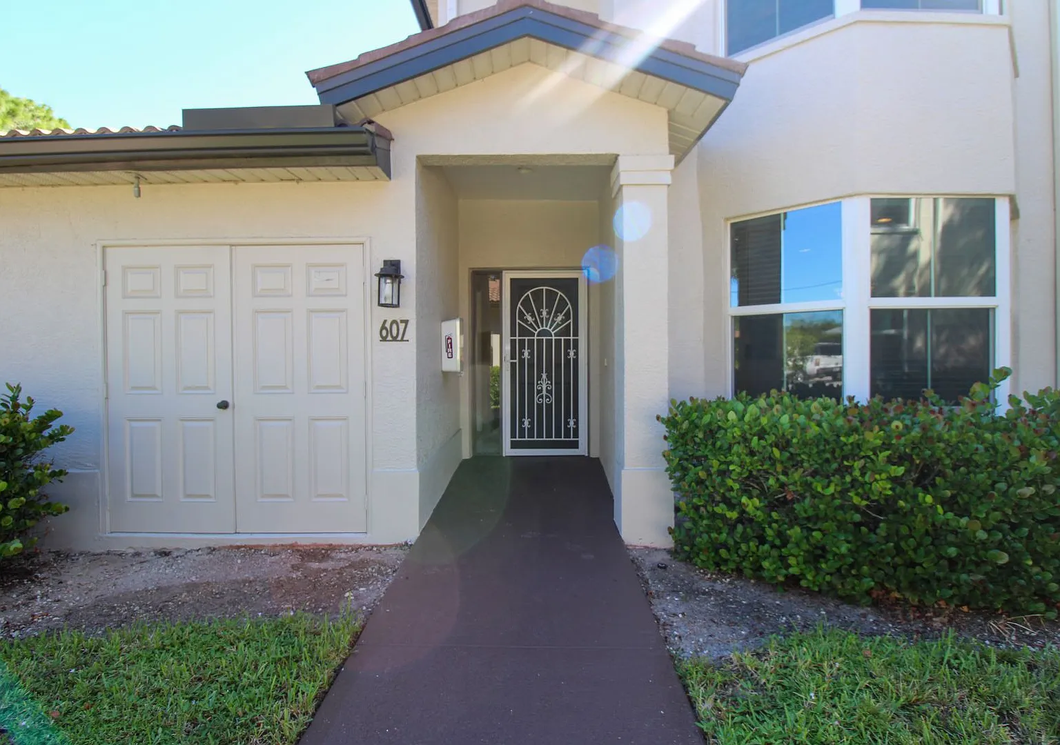 Furnished Seasonal Rental Diamond Lake 2+Den Available — Photo 2