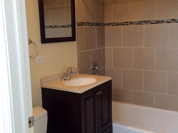 5th image of 5858 W Fullerton Ave APT 201