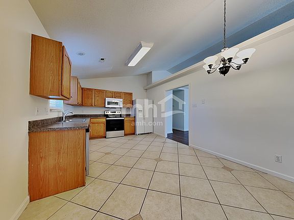 3rd image of 2114 Post Oak Ln