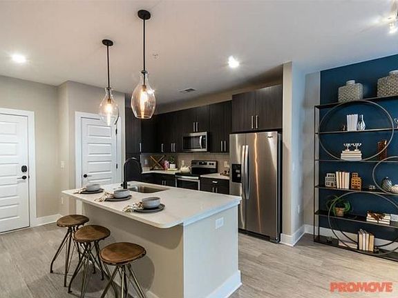2nd image of 2855 Crescent Pkwy #340