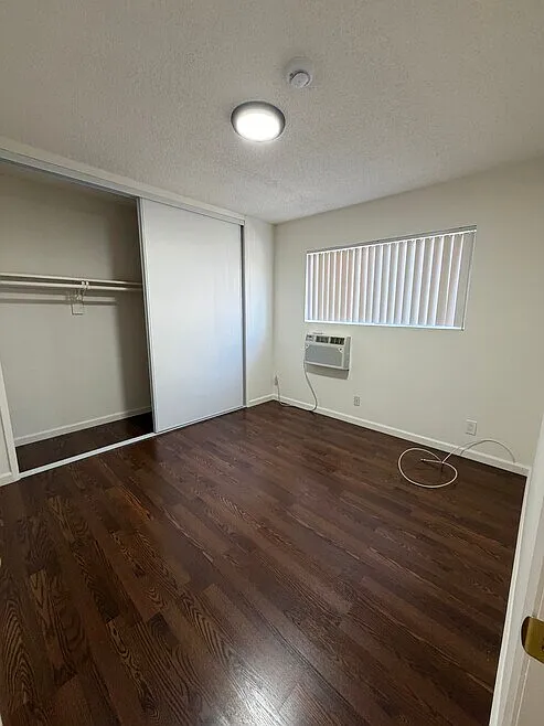 2 bed, 750 sqft, $2,900 — Photo 2