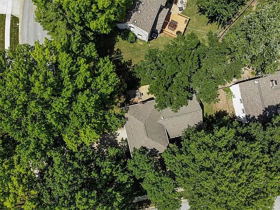 5th image of 3600 Birchwood Dr