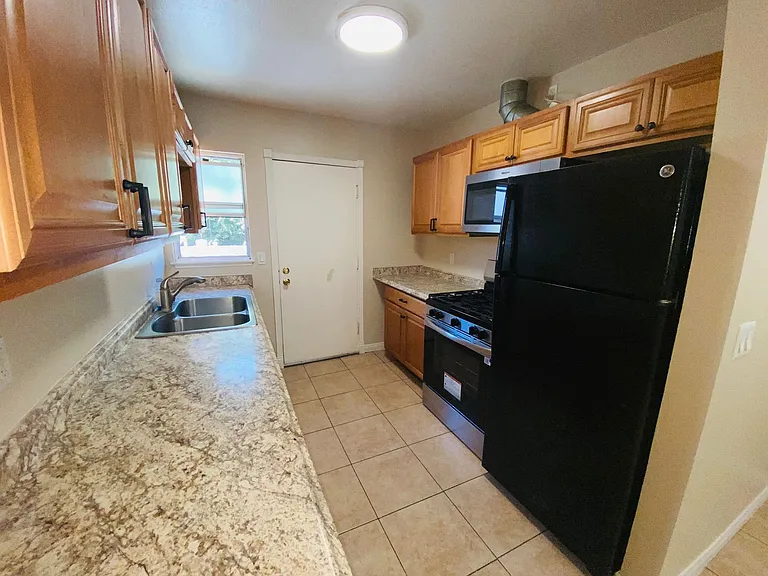 1168 E Lexington Ave — Photo 6