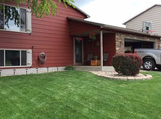 1104 N Homestead Cir, Sioux Falls, SD 57103