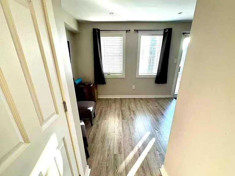 12 Bonello Cres — Photo 6