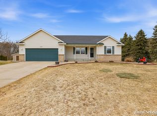 4901 Big Bass Dr, Hudsonville, MI 49426