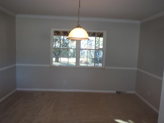 3rd image of 10555 Williamsburg Dr