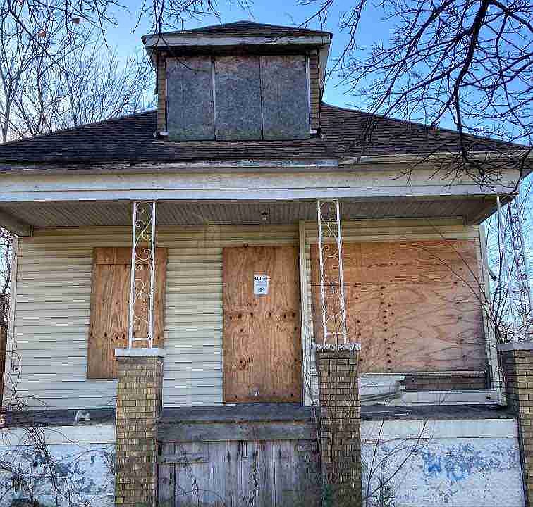 8614 Woodlawn