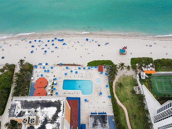 4th image of 19201 Collins Ave #642