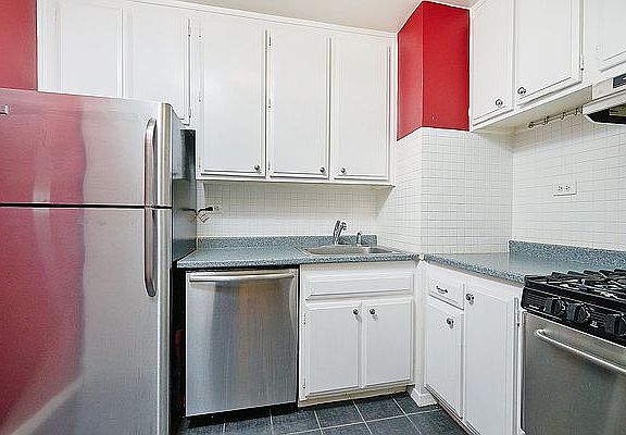 3rd image of 7 E 14th St APT 507