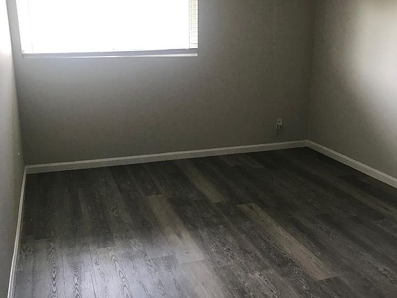 3rd image of 9947 De Soto Ave #31
