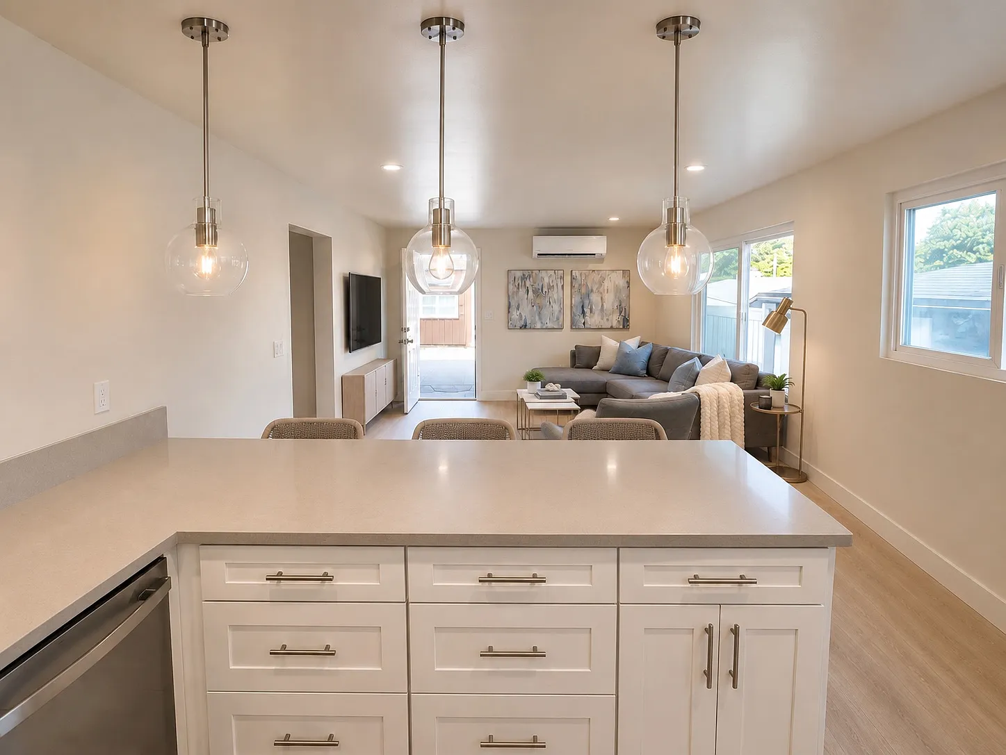 4343 Banning St — Photo 2