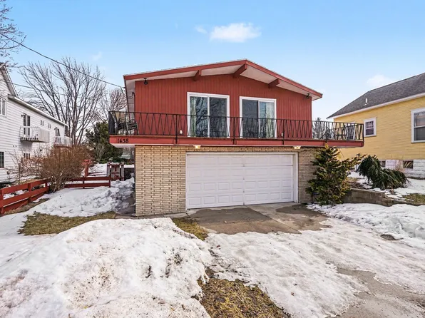 1438 Beach St, Muskegon, MI 49441