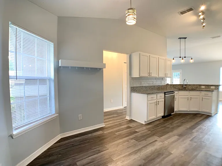 3201 Deer Creek Dr — Photo 7