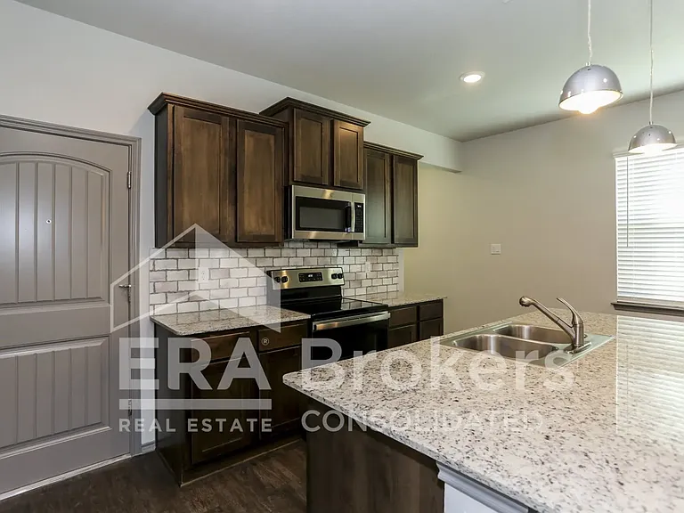 239 Green Valley Dr — Photo 10